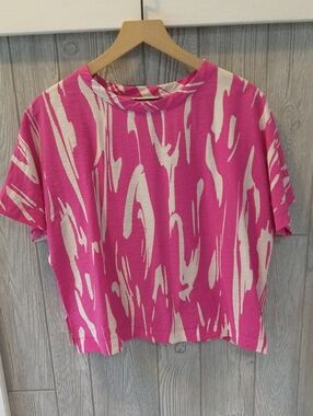 Stylish Pink & Cream Short-Sleeve Dressy Top